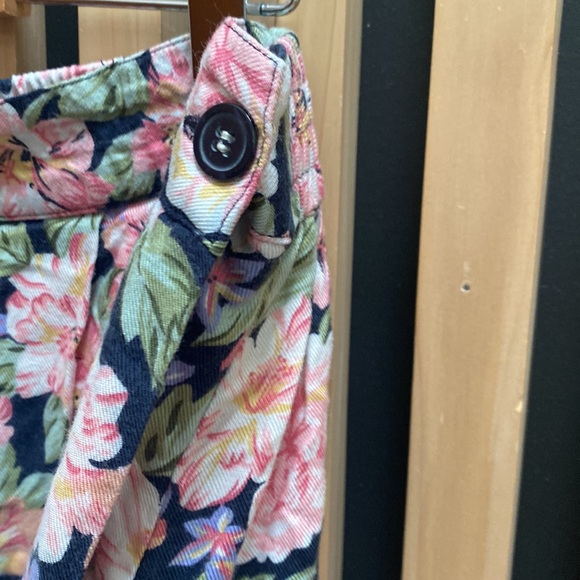 Gorgeous floral midi vintage skirt with pockets - Picture 3 of 7